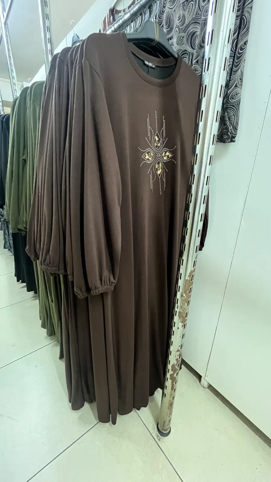 Taşlı Elbise görsel 1 – Kadın